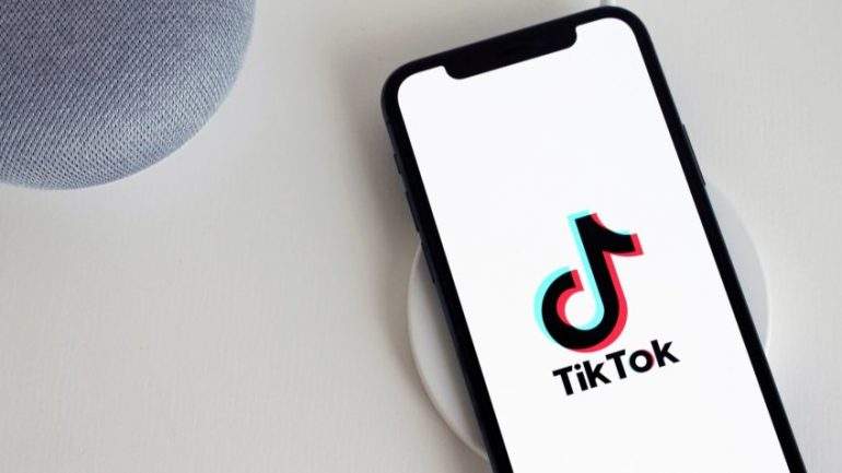 TikTok emerge como nova referência para pesquisas na web entre jovens